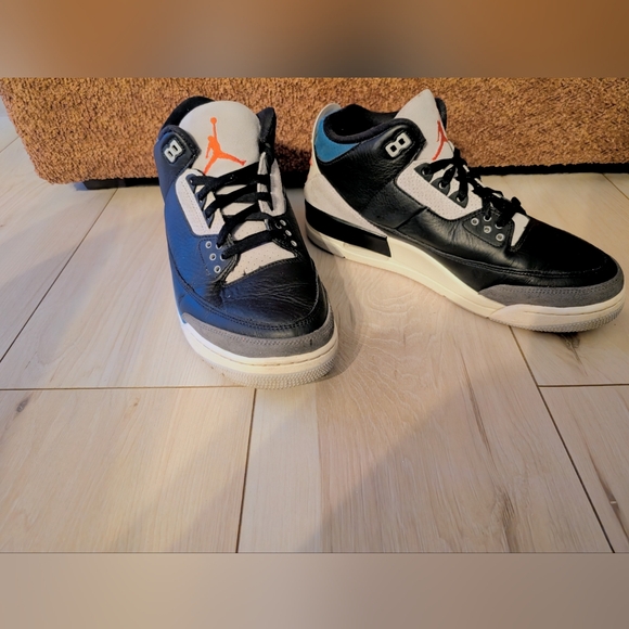EUC!! Nike(10), Jordan 3 Retro OG 'RARE AIR'- Black Cement - Picture 4 of 8